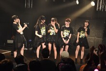 赤坂BLITZでのワンマンライブが発表され涙を流しながら喜ぶParty Rockets GT。