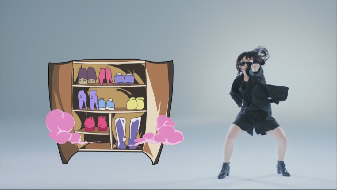 「脱臭炭」新CM「愛とヤイコ ダンス」編のワンシーン。