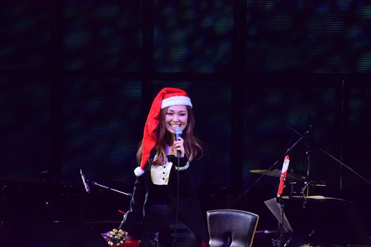 傳田真央「DENDAKAI ＠ ROOM 702 ～The Night Party Before Xmas～」神奈川・MOTION BLUE YOKOHAMA公演の様子。（Photo by Takako Shioya）