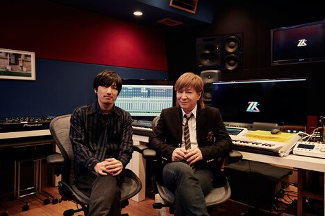 左から澤野弘之、小室哲哉。