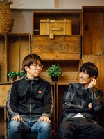 左から荒木哲郎、澤野弘之。