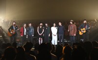 「クリスマスの約束 2016」の出演者たち。 (c)TBS