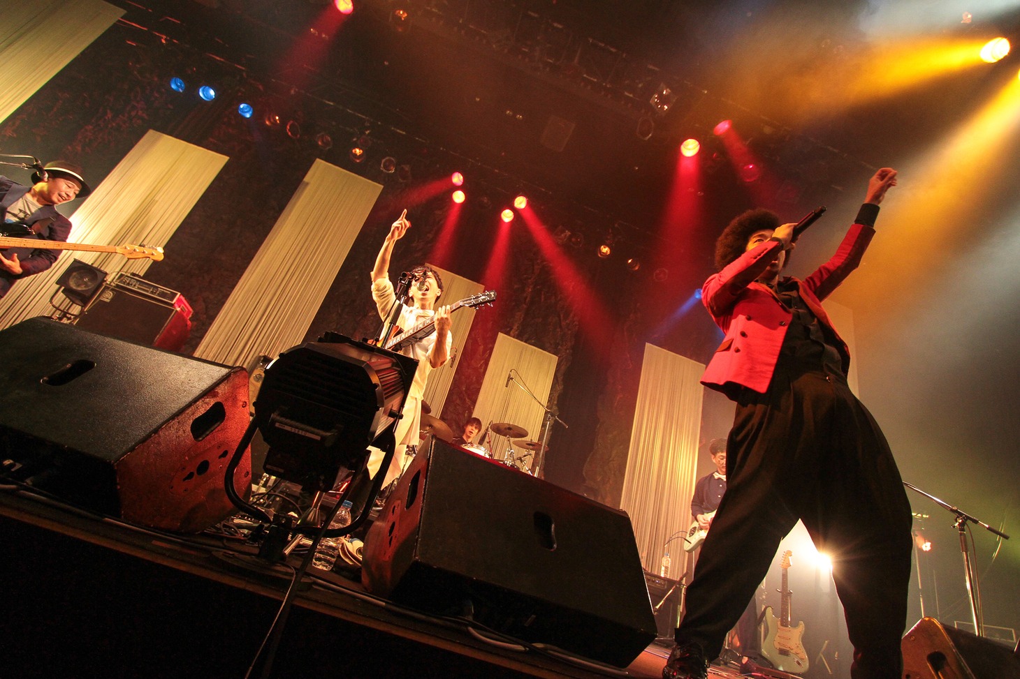 UNCHAINと真行寺貴秋（BRADIO）。（Photo by Watanabe"KOOL"Syo）