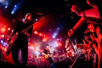 アルカラ「こ・れ・で・も・か！！TOUR 2016 -東名阪-」東京・渋谷CLUB QUATTRO公演の様子。（撮影：西槇太一）