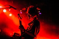 稲村太佑（Vo, G, Violin）（撮影：西槇太一）