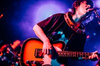 稲村太佑（Vo, G, Violin）（撮影：西槇太一）