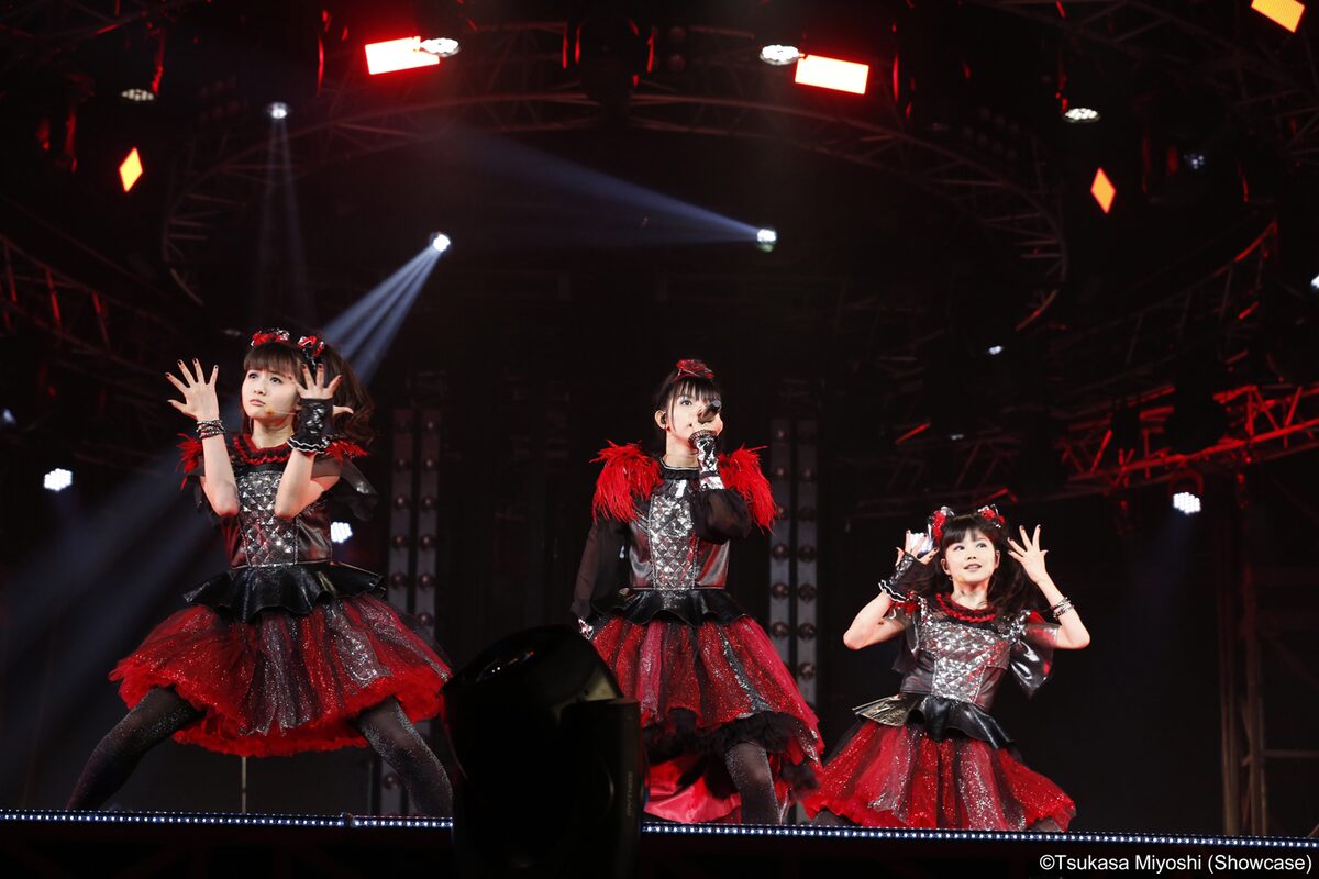 1年の始まりにbabymetal 東京ドーム公演 Black Night オンエア 音楽ナタリー