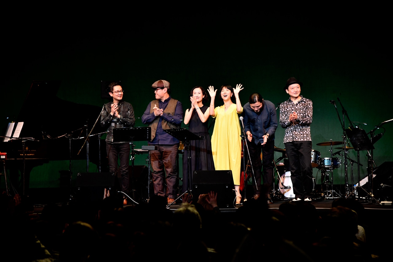 「祝！ふたりのデビュー15周年▽」東京公演の様子。（提供：LIGHTSOME）