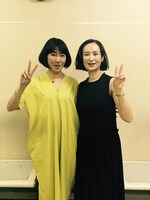 左より畠山美由紀とアン・サリー。（提供：MSエンタテインメント）