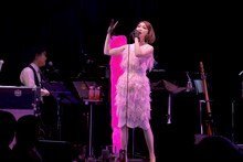 11月に開催されたワンマンライブ「野宮真貴、渋谷系を歌う -2016-。“男と女”」の様子。（Photo by Hajime Kamiiisaka）