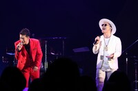 左から清木場俊介、AK-69。