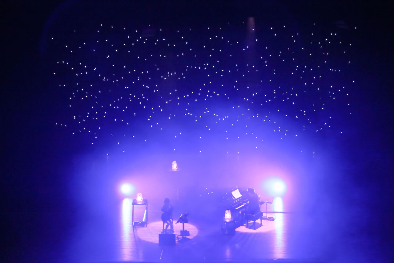 Salyu×小林武史、聖なる夜彩ったミニマ公演