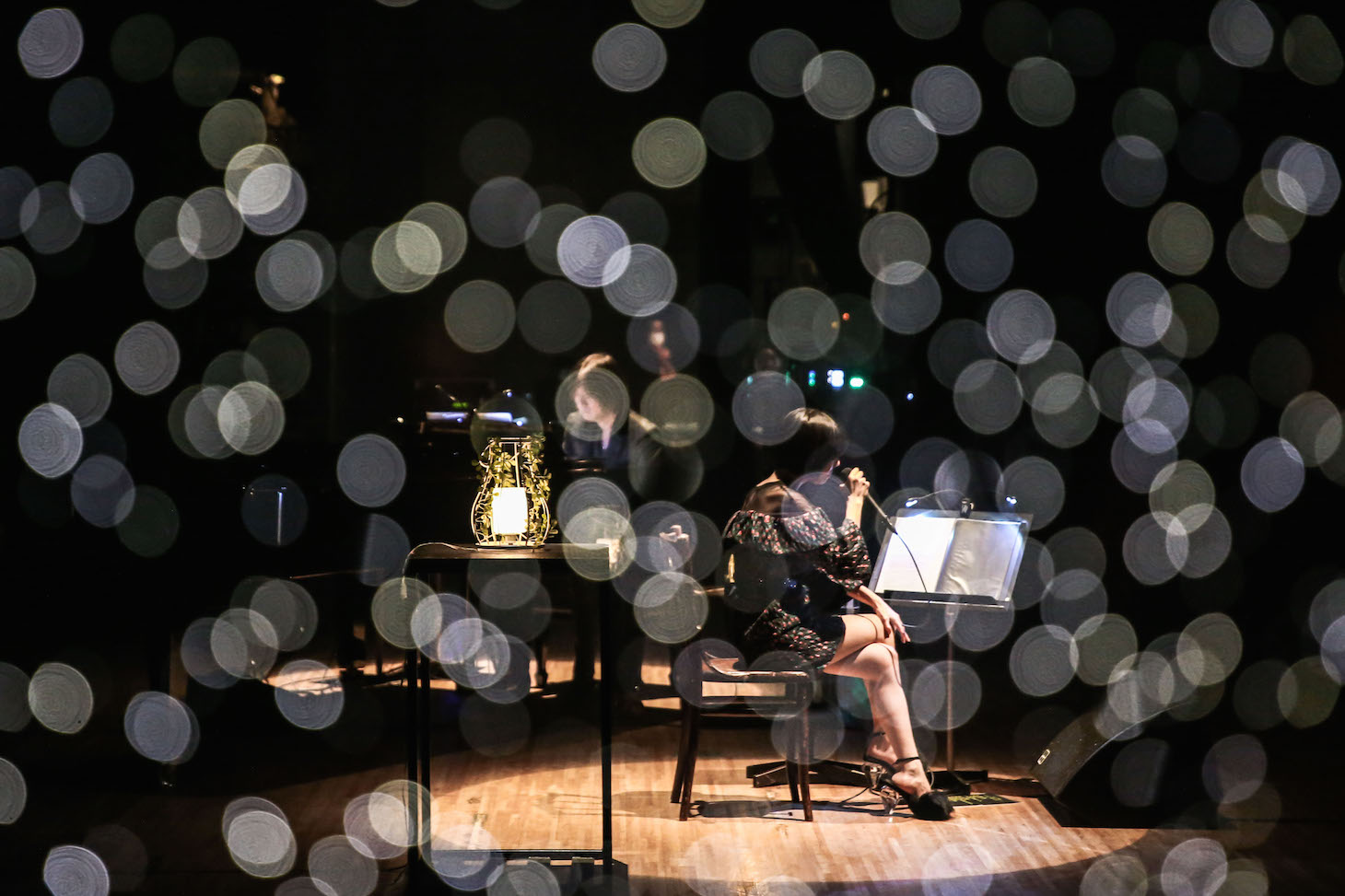 「a brand new concert issue "minima" - ミニマ - Salyu × 小林武史 - holy night -」の様子。（Photo by Taku Fujii）
