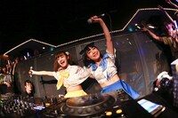 陽気なゴッドサマーズ（from バンドじゃないもん！）（写真提供：ポニーキャニオン）