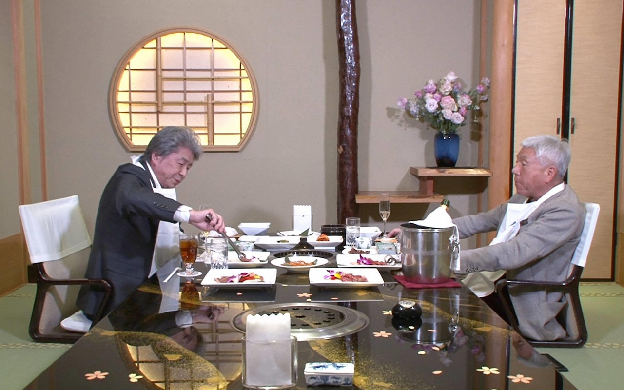 左から鳥越俊太郎、マック赤坂。(c)フジテレビ