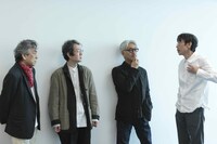 左から牧村憲一、小沼純一、坂本龍一、北中正和。（撮影：高木あつ子）