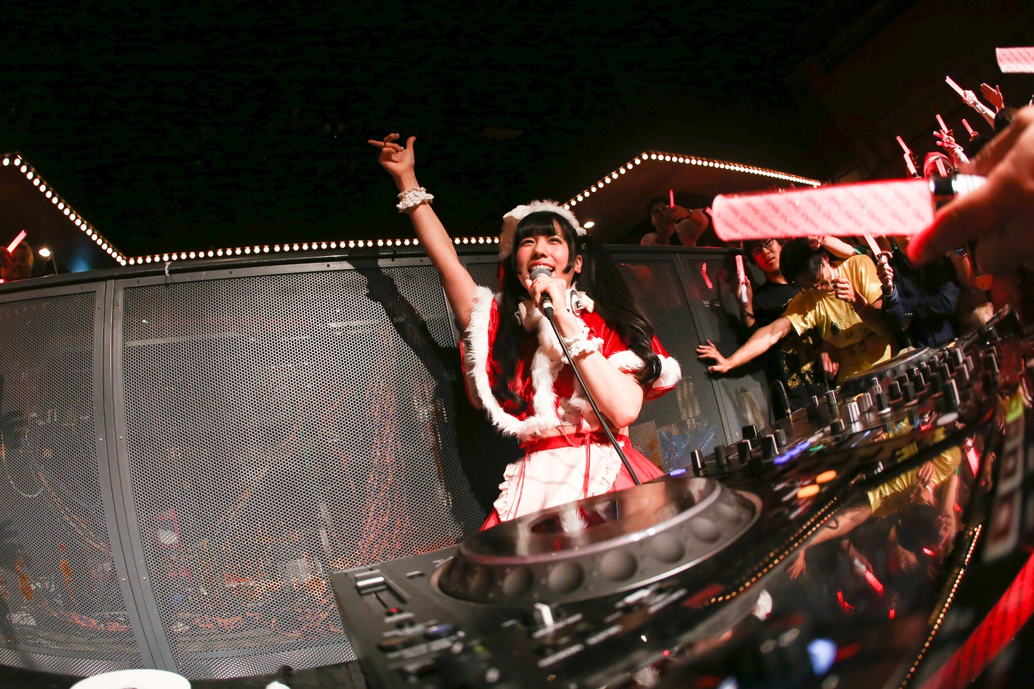 DJ汐りんご（写真提供：ポニーキャニオン）