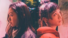 コムアイ＆二階堂ふみが街中の人に追われるXmasドラマ