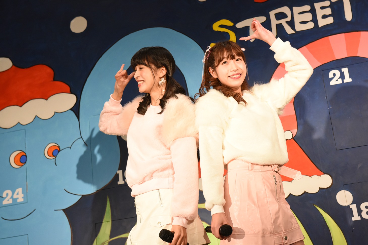 さきのんによる「NONSTOP☆DISCOTHEQUE」発売記念イベントの様子。