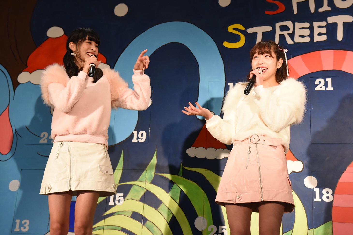さきのんによる「NONSTOP☆DISCOTHEQUE」発売記念イベントの様子。