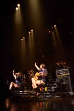 ベッド・イン（撮影：野田雅之）