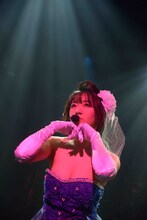 中尊寺まい（Vo, G）（撮影：野田雅之）