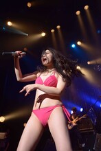 益子寺かおり（Vo）（撮影：野田雅之）