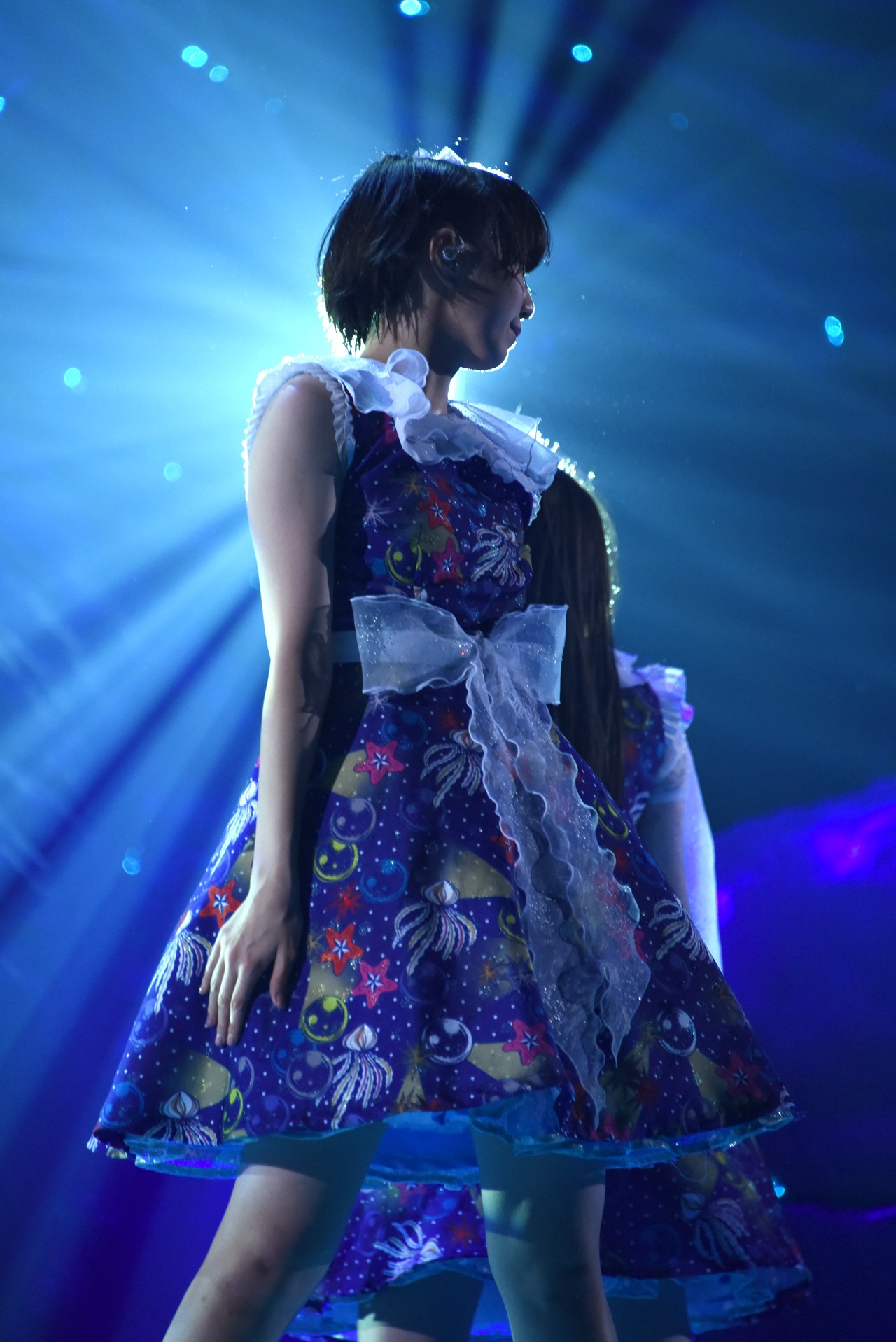 安本彩花