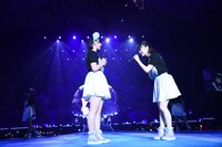 左から小林歌穂、松野莉奈。