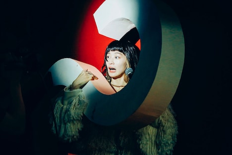 「水曜日のカンパネラ・ワンマンライブツアー2016～SUPERMAN～」沖縄・ミュージックタウン音市場公演の様子。（撮影：横山マサト）