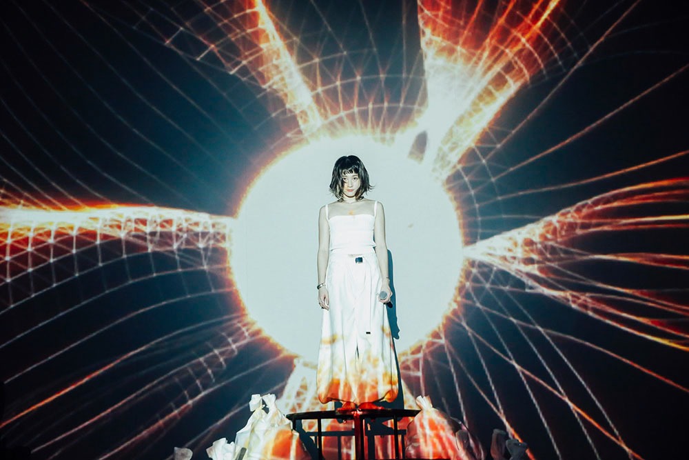 「水曜日のカンパネラ・ワンマンライブツアー2016～SUPERMAN～」沖縄・ミュージックタウン音市場公演の様子。（撮影：横山マサト）