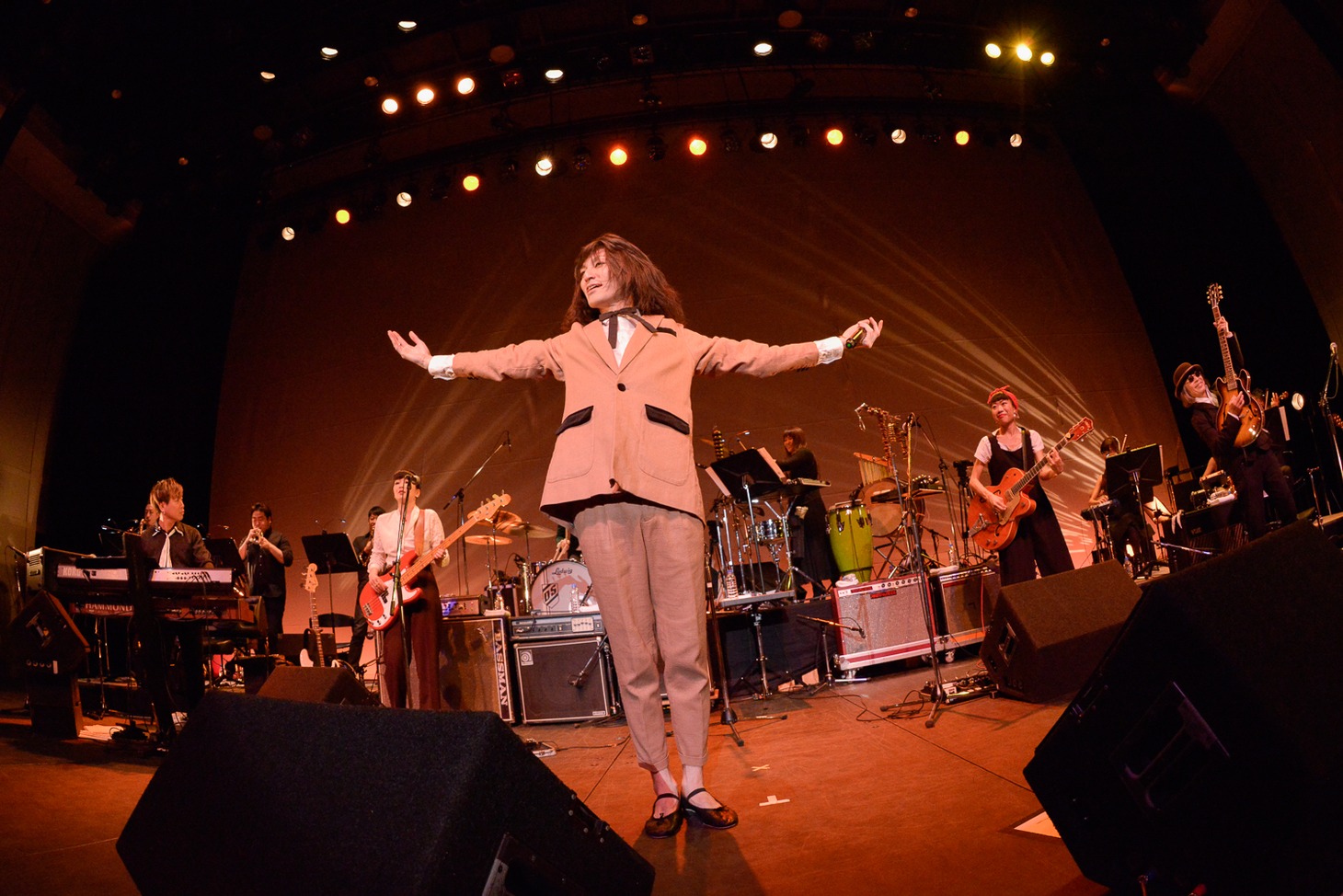 「12月24日のドレスコーズ」の様子。（撮影：古渓一道）