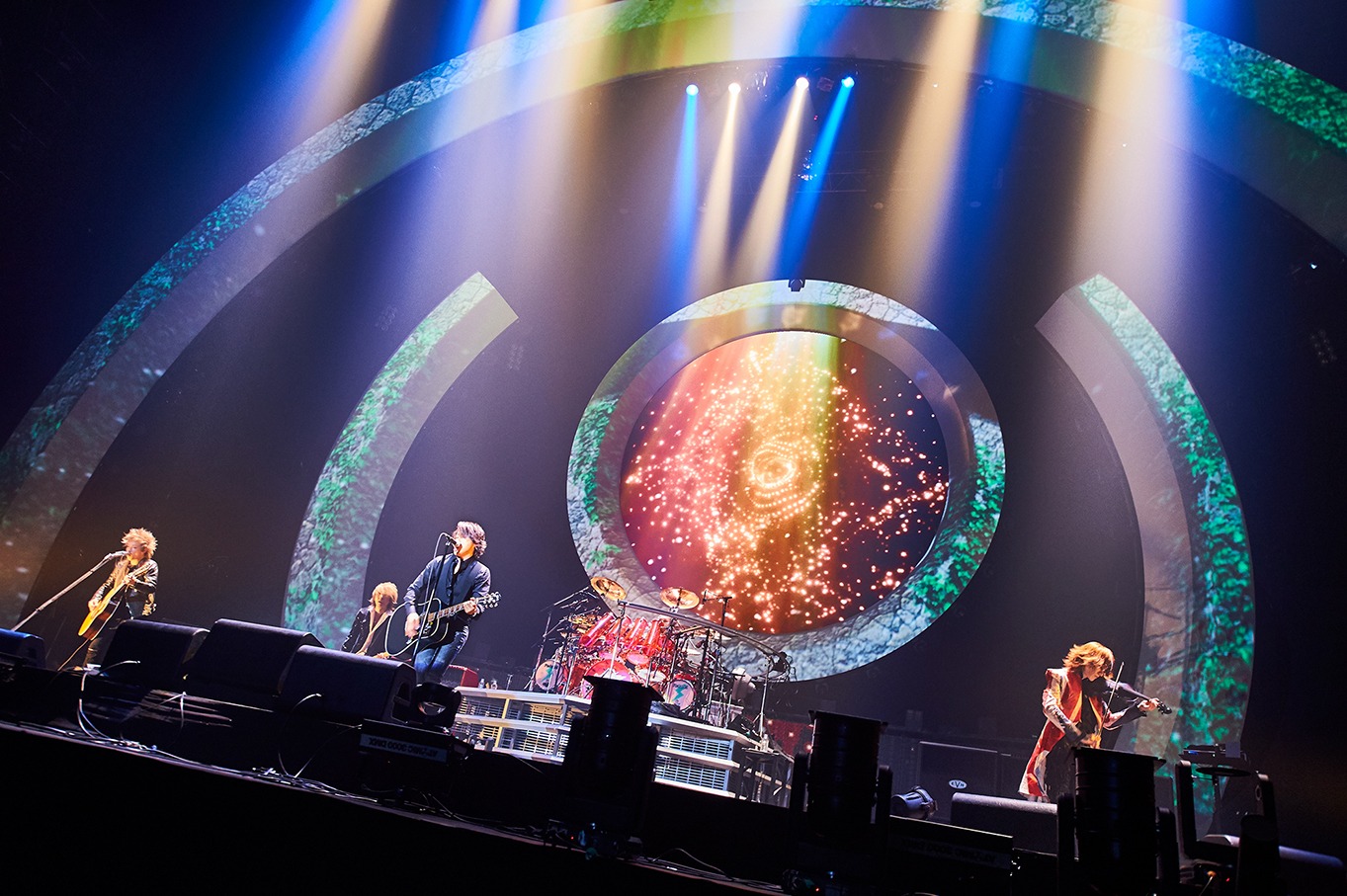 LUNA SEA「LUNA SEA The Holy Night -Beyond the Limit- at さいたまスーパーアリーナ 2days」12月23日公演の様子。