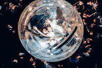 「水曜日のカンパネラ・ワンマンライブツアー2016～SUPERMAN～」沖縄・ミュージックタウン音市場公演の様子。（撮影：横山マサト）