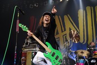 KENTA（Vo, B）（撮影：瀧本”JON…”行秀）