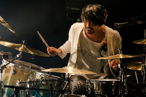 鈴木貴雄（Dr）（Photo by Viola Kam [V'z Twinkle]）