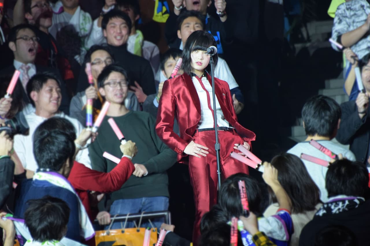 平手友梨奈 - 欅坂46、緑色に染まった有明コロシアムで感涙の初
