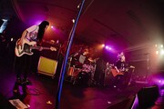 Dizzy Sunfist（Photo by HayachiN、Yukihide "JON" Takimoto、rockey、OOMO）