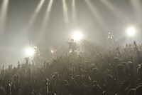 BIGMAMA「BIGMAMA 2016 Xmas Special Live 夜の部 ～帰ってきたLonely Xmas～」の様子。（Photo by AZUSA TAKADA）