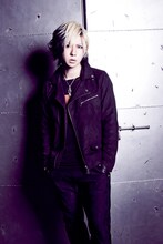 歌広場淳（ゴールデンボンバー）