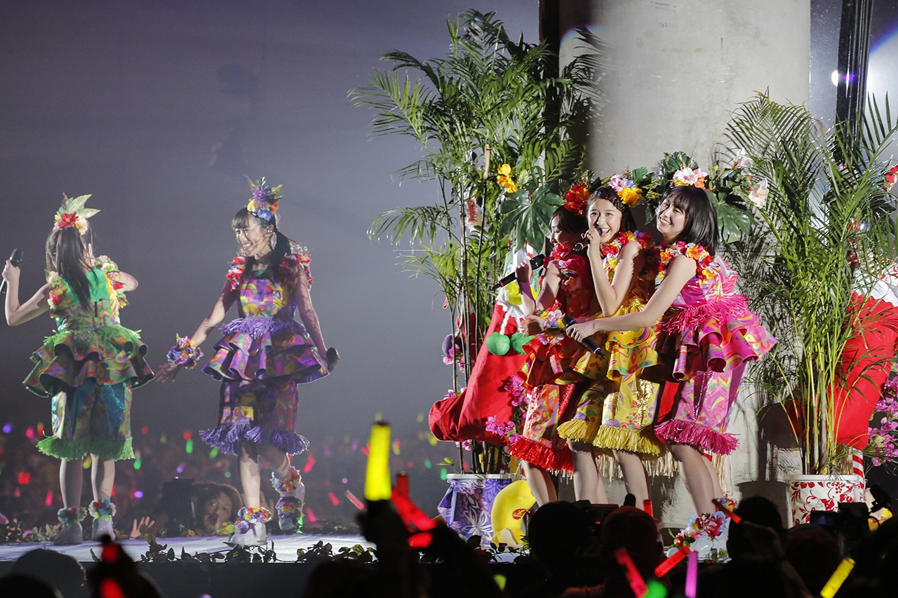 ももいろクローバーZ（Photo by HAJIME KAMIIISAKA+Z）