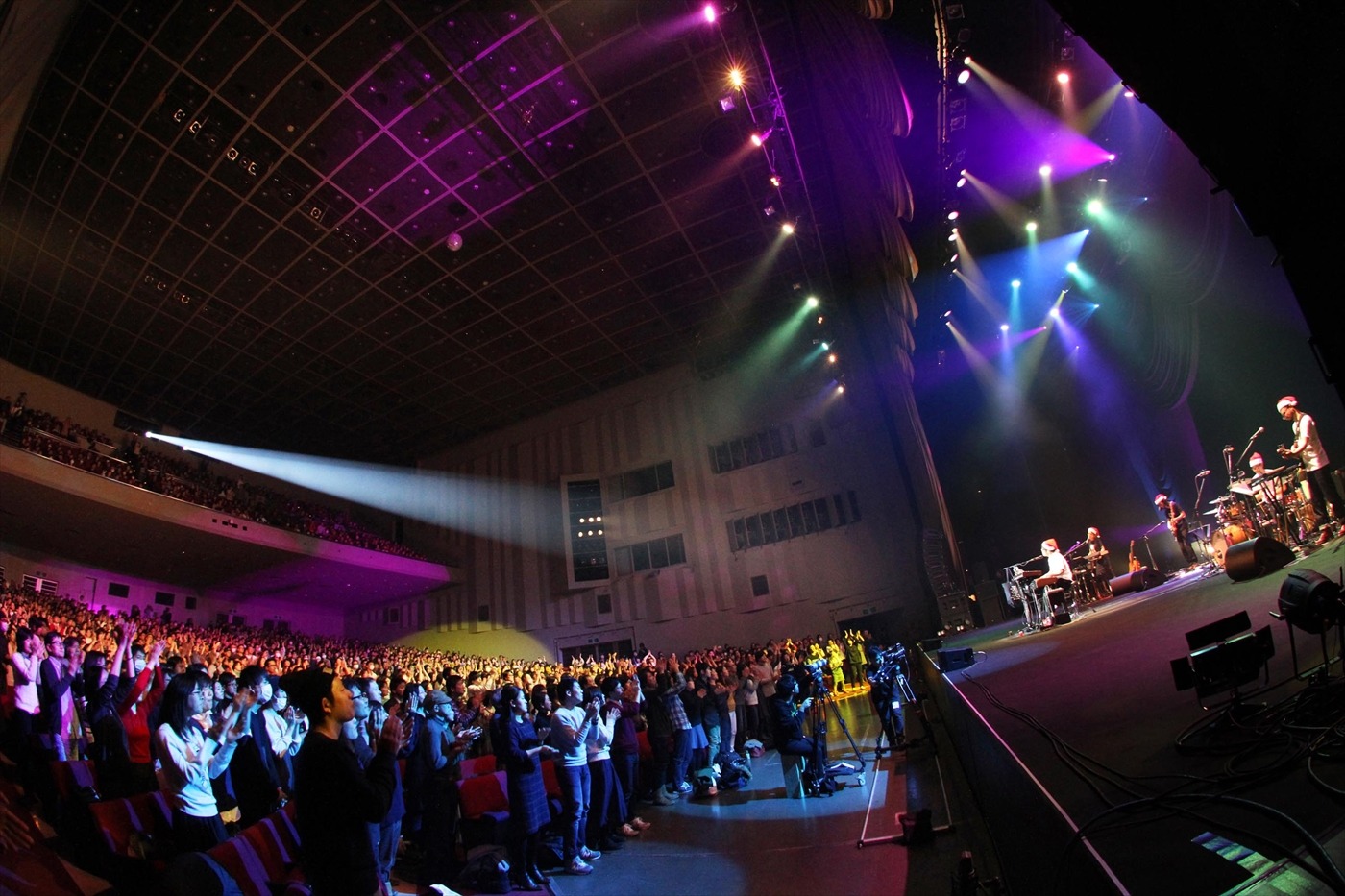 「さかいゆうLIVE "POP TO THE WORLD" SPECIAL」中野サンプラザホールの様子。 （Photo by Atsuki Iwasa）