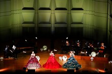 「"Kalafina with Strings" Christmas Premium LIVE TOUR 2016」の様子。