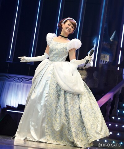 南野陽子「NANNO 31st ANNIVERSARY～シンデレラ城への長い道のり～」の様子。