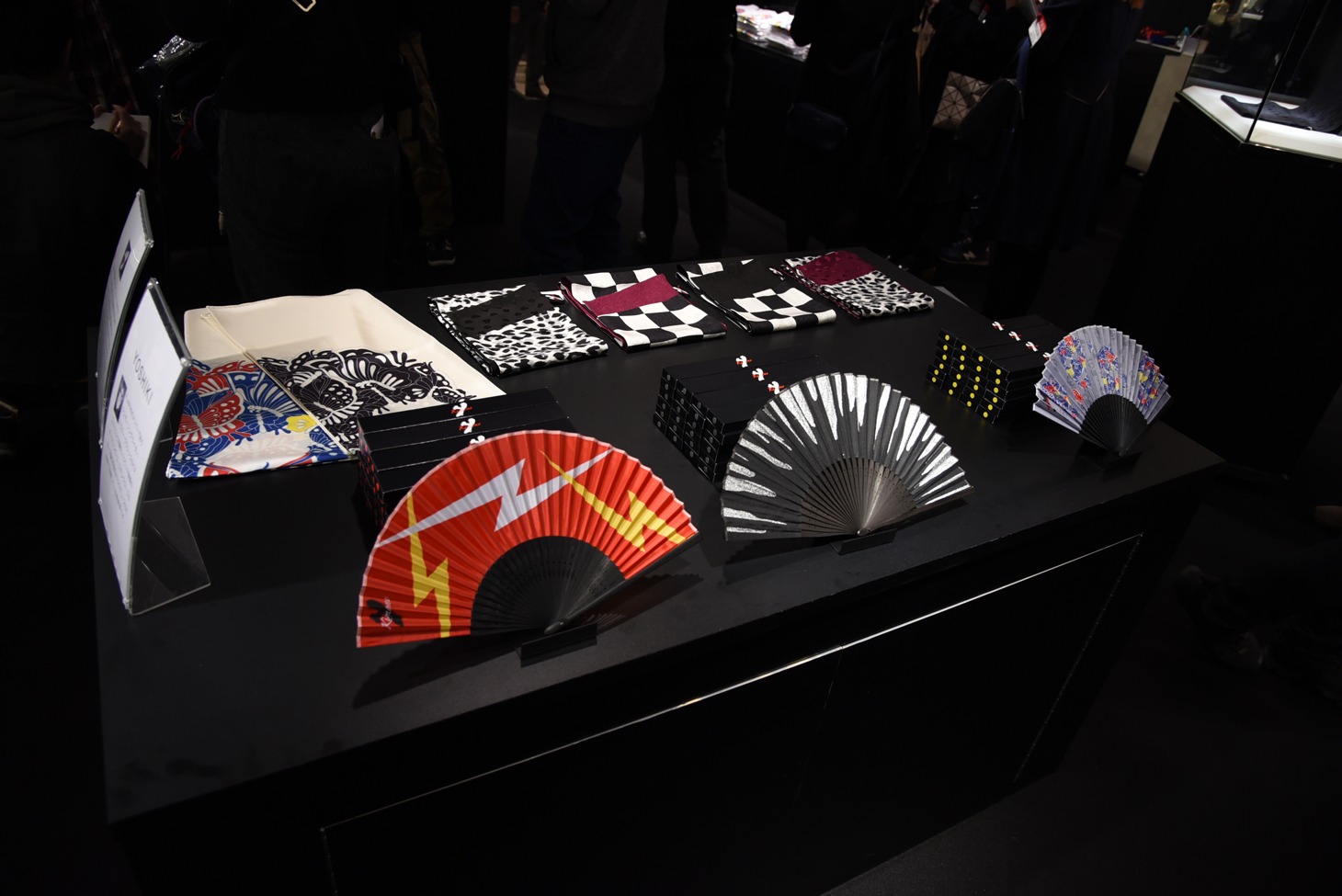 「YOSHIKIMONO ～魅惑のドレスキモノ～」展示物
