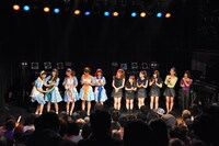 ステージ上にそろった清 竜人25、フィロソフィーのダンス、Faint★Star（左から）。