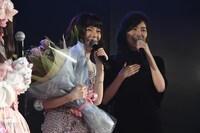 島崎遥香と松井珠理奈。(c)AKS