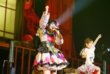 「上坂すみれのひとり相撲2016～サイケデリック巡業～」の様子。（撮影：鈴木健太、大杉明彦）