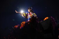 上坂すみれ（撮影：鈴木健太、大杉明彦）