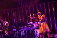 横綱設定なのに行司の衣装に着替えた上坂すみれ。（撮影：鈴木健太、大杉明彦）